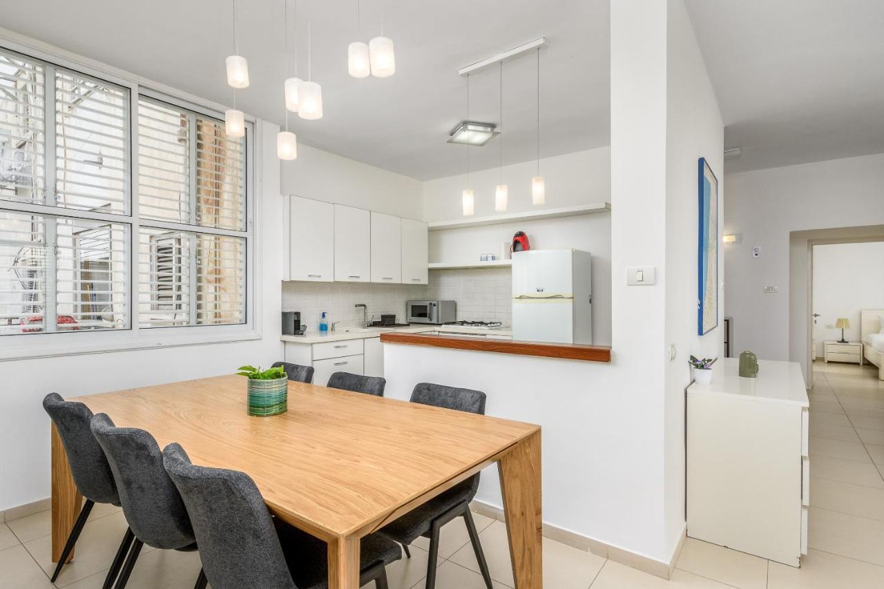 Port Area - Spacious 2 Bdr Close To The Port Apartment