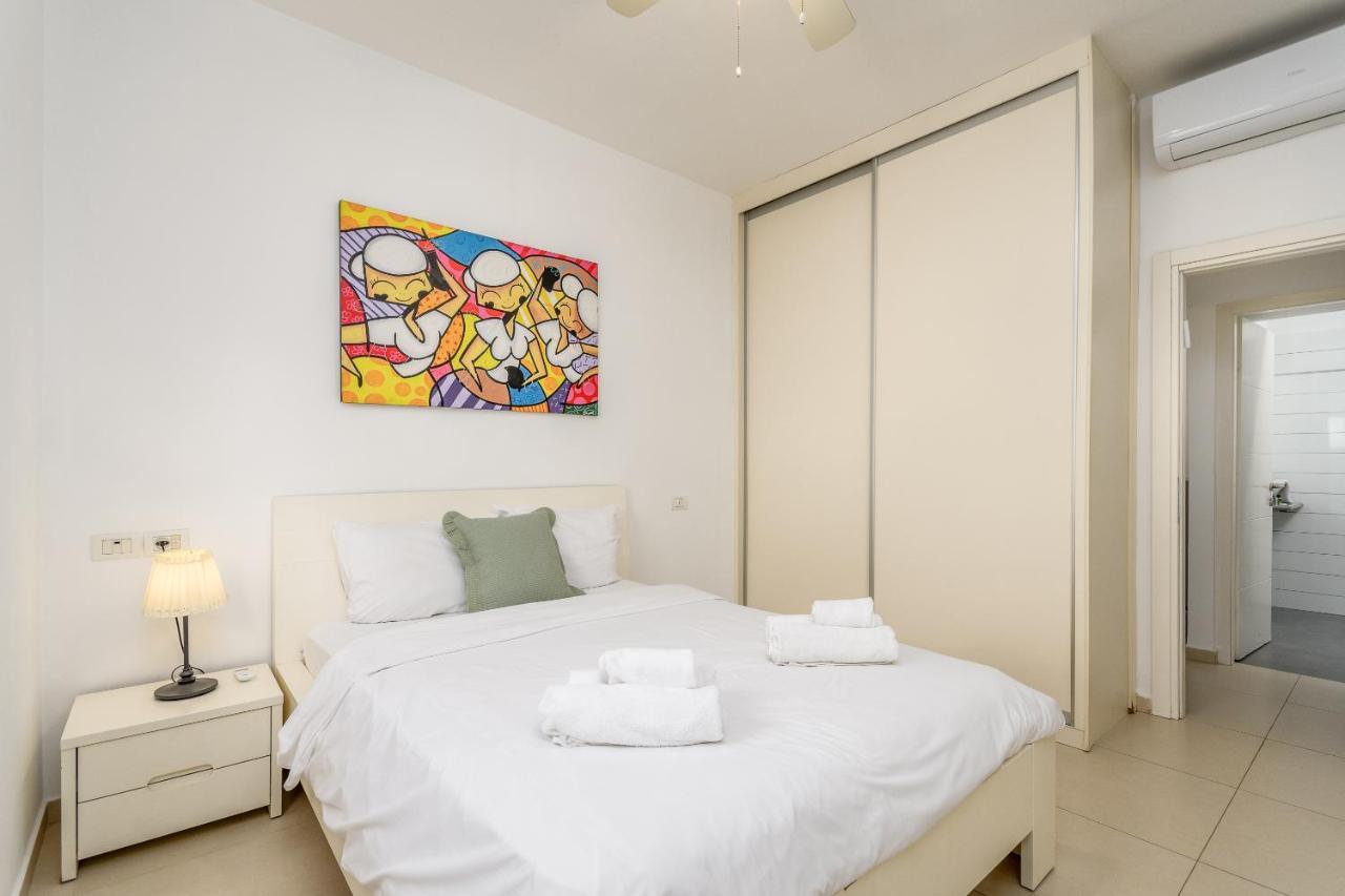 Apartment Port Area - Spacious 2 Bdr Close To The Port